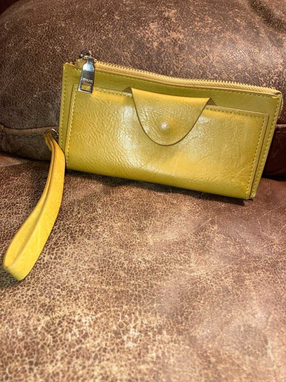 JEN & CO MUSTARD YELLOW WRISTLET/WALLET